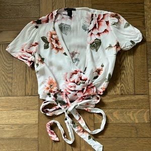 Floral crop top w/waist tie